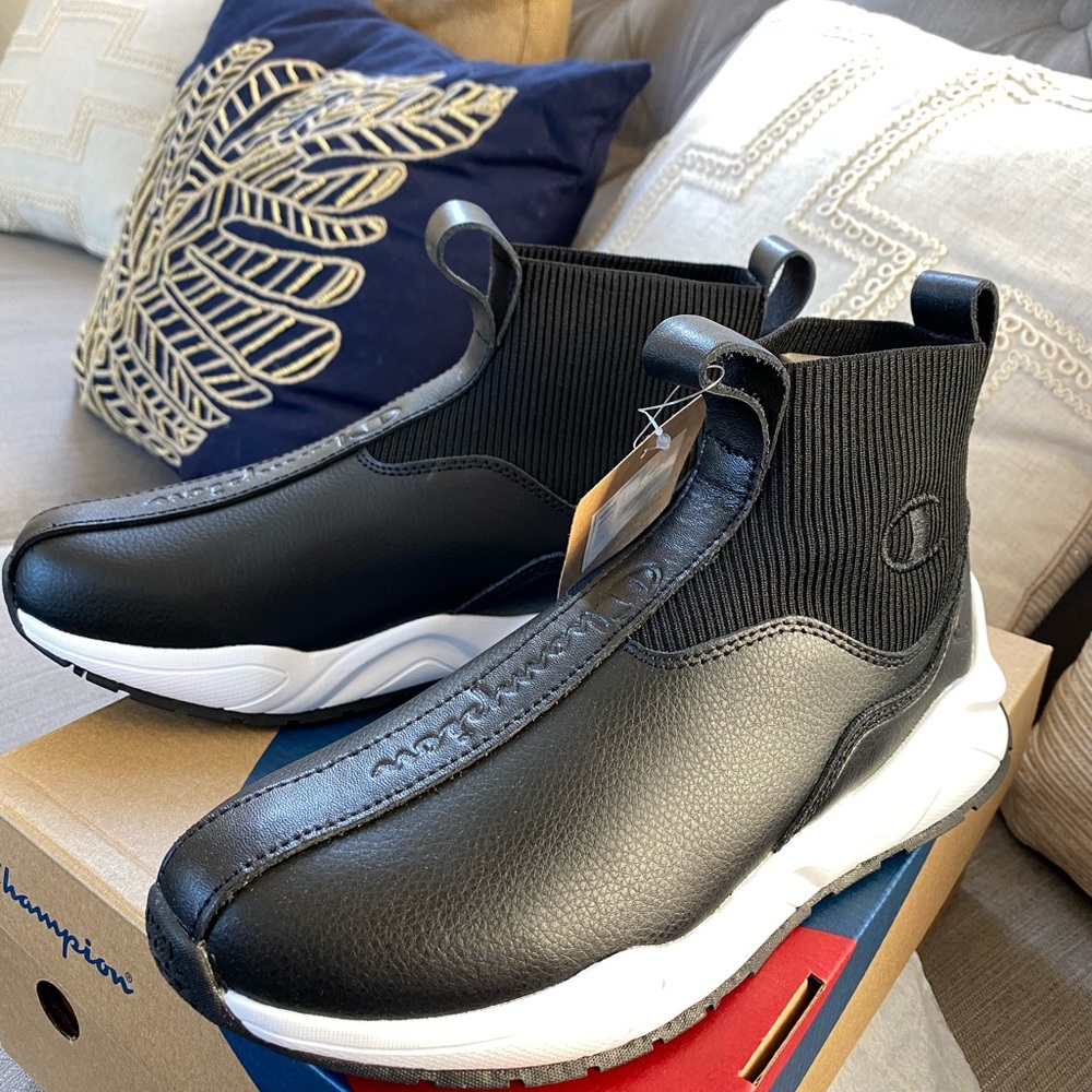 Brand new women’s champion rally sneakers